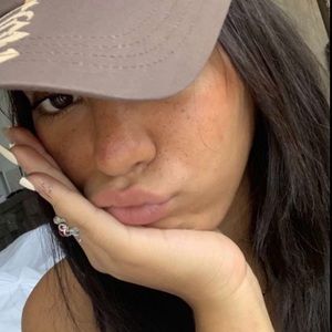 Meet your Posher, Illy